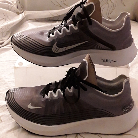 nike zoom fly racing